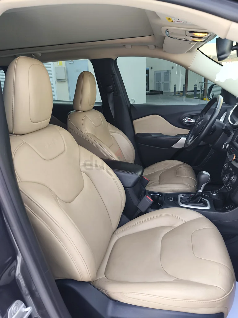 Jeep Cherokee limited 3.2l V6 GCC Specs63398595158019113