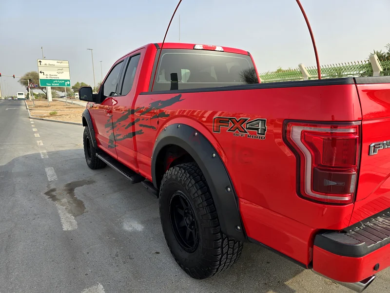 F150 لارييت FX4 سوبركاب 5.0 لتر V8، خيار كامل مع تعديلات63399882404865114