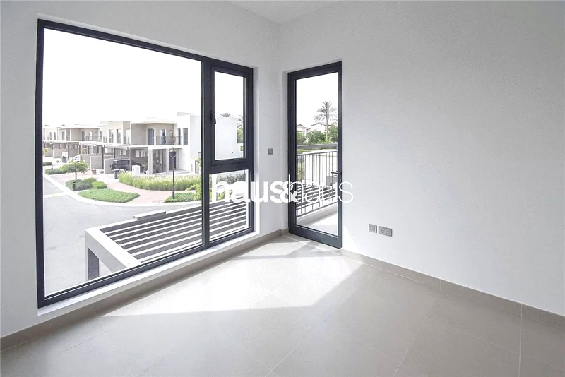 Large Plot | Corner Unit | Exclusive63915362862849113