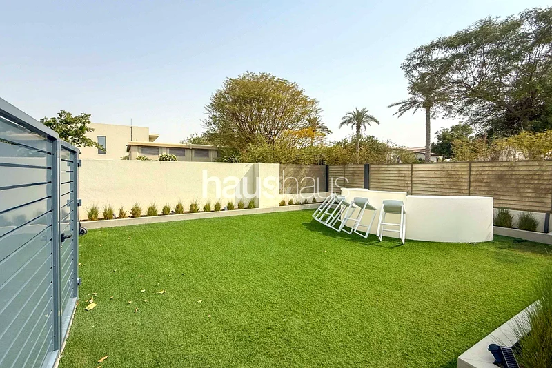 Large Plot | Corner Unit | Exclusive63915362862849112