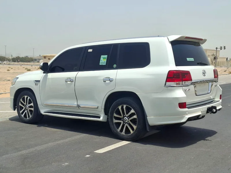Toyota Land Cruiser VXR 5.763399948600833113