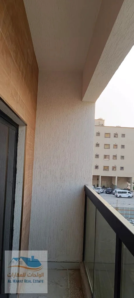 **أول استوديو سكني للإيجار في الجرف 3** ✨ **الإيجار: 20,000 درهم سنويًا** مع إمكانية الدفع في **6 أقساط** 📍 **الموقع**:63714352439170112