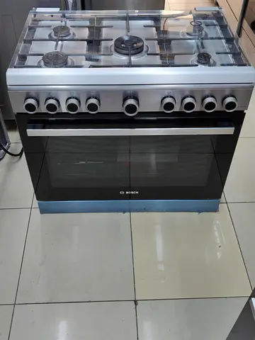 Bosch 5 burner Gas Cooker 90cm with Fan and Rosteries grill frame