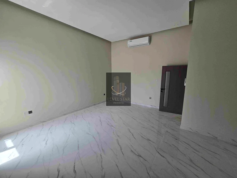 5 BEDROOMS . 2 HALLS . MAJLIS . GARDEN63405178992130114