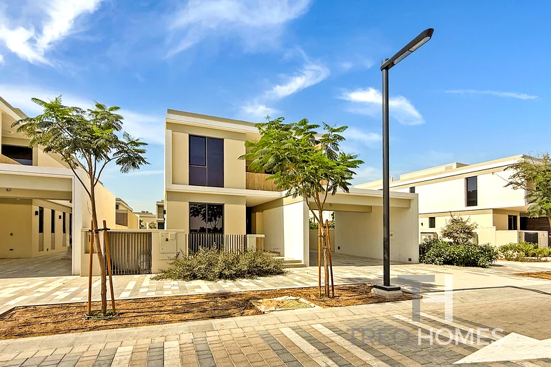Generous plot | Corner | Closed kitchen63736528386177110