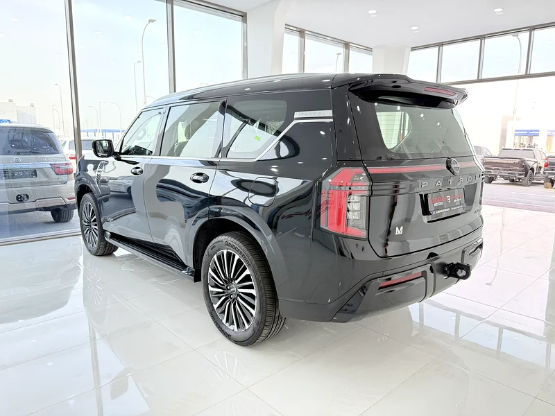 Nissan Patrol Platinum Twin Turbo, Black/Red Gulf version, Almasood 202563405293164673113