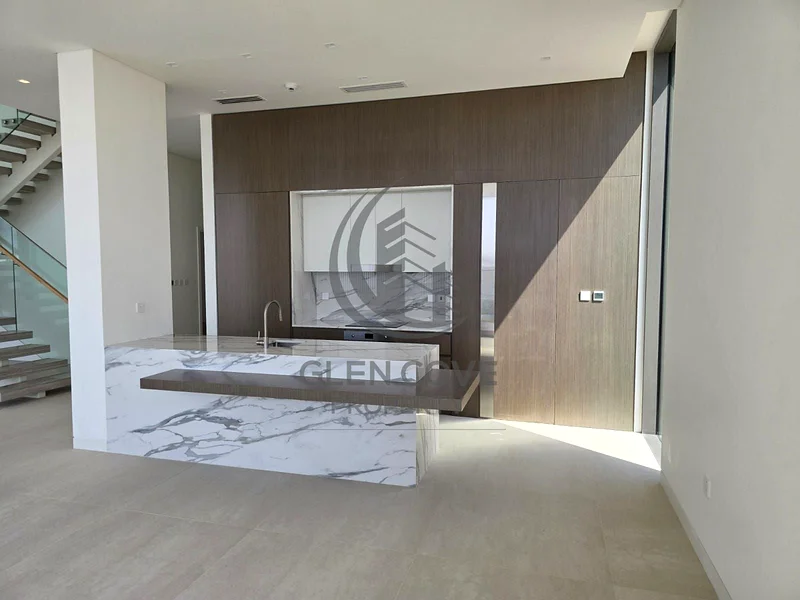 Luxurious | Prime Location | Exclusive63931945377795112