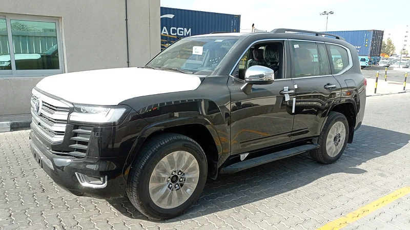 Toyota Land Cruiser 300 VXR 3.3L Diesel63401300587779111