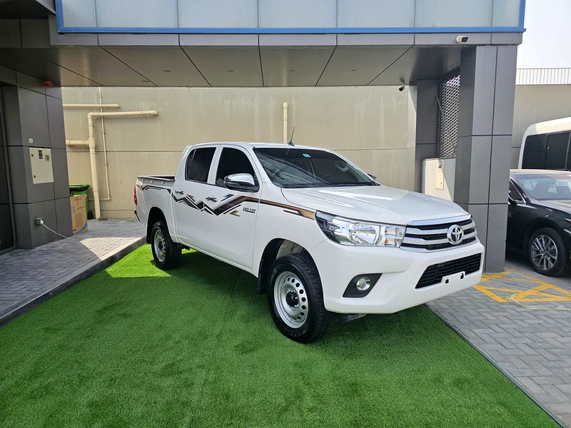 HILUX DIESEL / 4WD / MANUAL / POWER WINDOWS / ONLY 2,600 KM, ORIGINAL63401314124803112