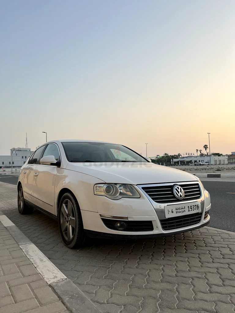 Volkswagen Passat 2009 in brand new condition - 165,000 km - original paint63398568061954111