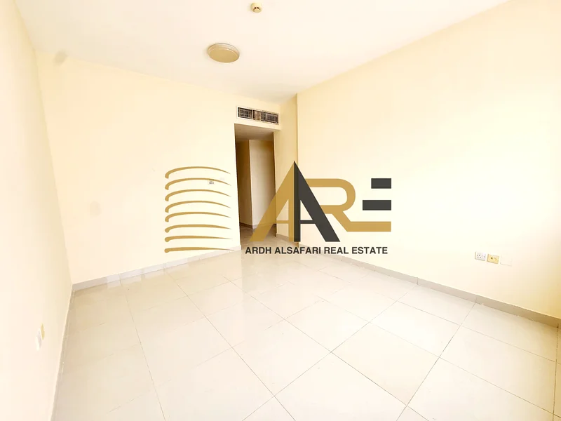 شقة فسيحة من غرفة نوم واحدة // تكييف مركزي // حمامان // جاهزة للسكن63404765866755112