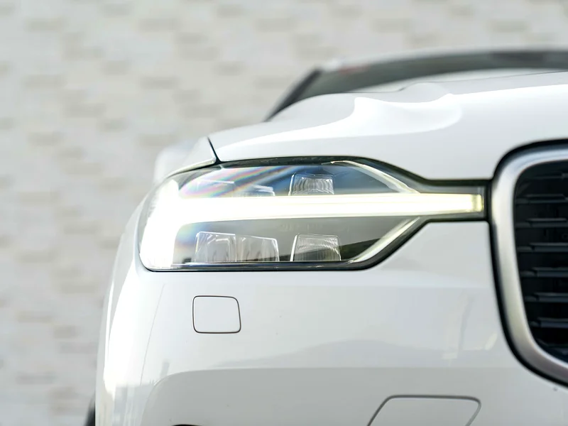 VOLVO XC60 • T5 R DESIGN • FULL-DEALER SERVICE HISTORY63398487604867113
