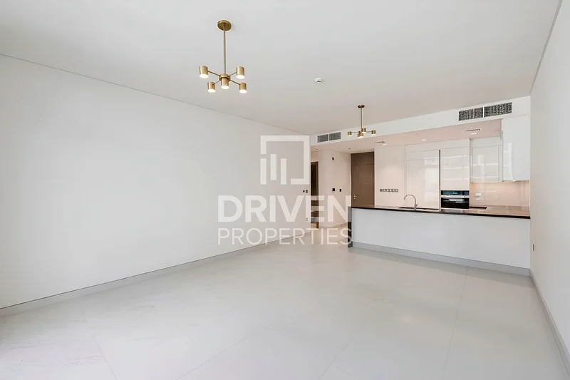 Exceptionally High End Unit with Captivating Views64006536310658110