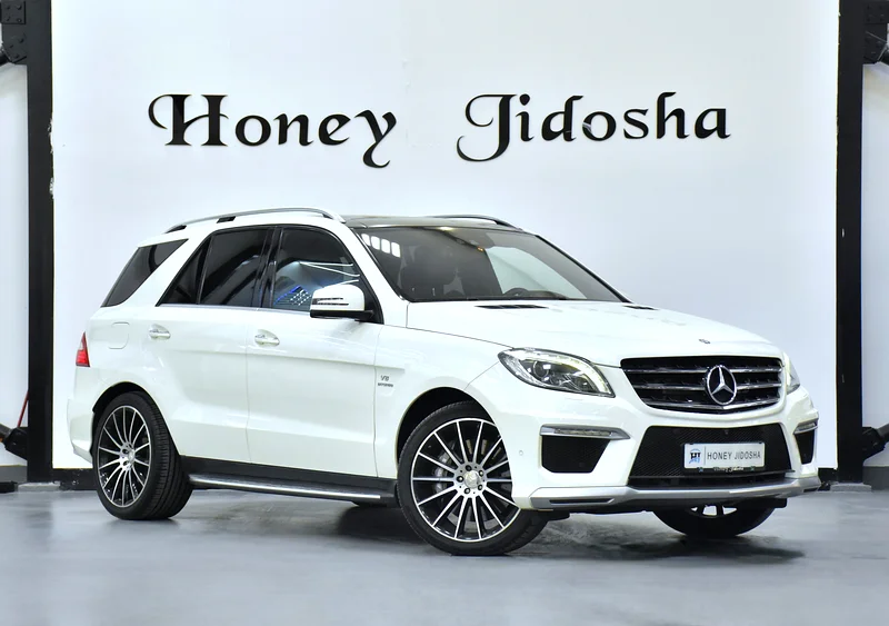 VERY LOW KILOMETER! Mercedes Benz ML63 AMG ( 2015 Model ) in White Color GCC Specs63165696412673112