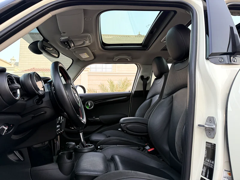 Mini Countryman S, Gulf model 2018, full agency paint, inspection required, no accidents or repainting.63398524125827111