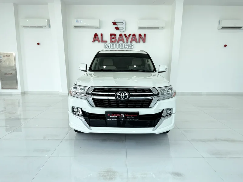تويوتا لاند كروزر  VXR V8 5.7 ابيض / بيج خليجي 202163399949456897114