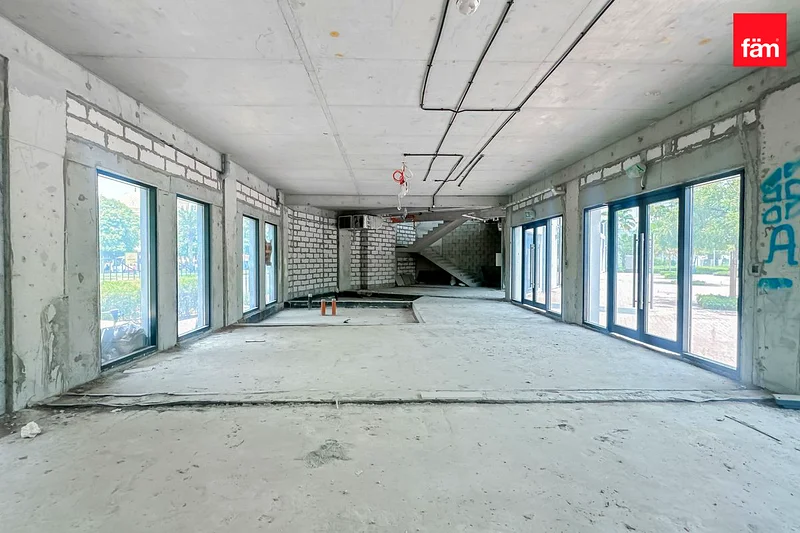 High Visibility | Commercial Space | Flex Terms63614935081601113