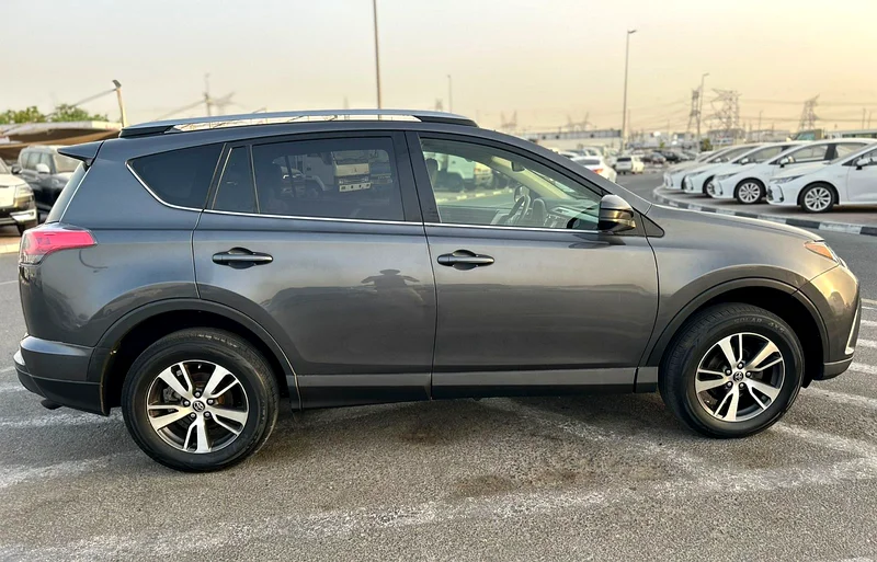 2018 Toyota Rav4 LE 2.5L V4 Mid Option - 4x4 AWD - Leather Seats - Rims -63401306215811114