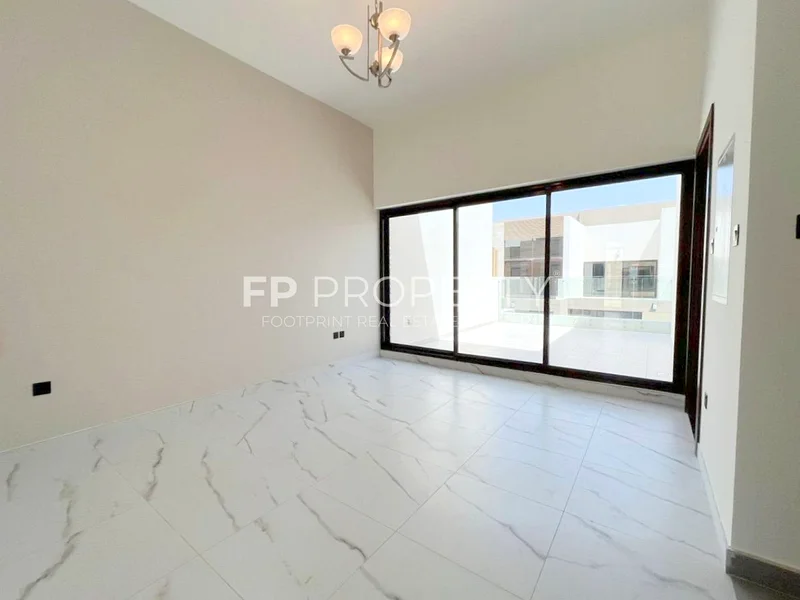 Brand New 4 Bed | Middle unit | Close to Pool & Park | Handover in 1 month63991823211778112