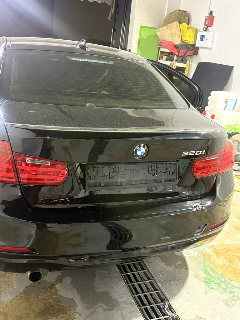 BMW 320i very neat and clean accidnet free63406272849922112