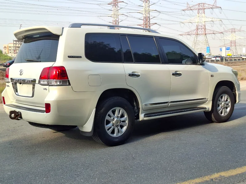 Toyota Land Cruiser model 2011 GXRI V/663399948619906111