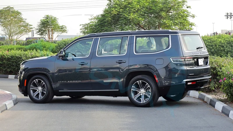 2023 JEEP GRAND WAGONEER SERIES II I6 3.0L TT 4X4 GCC 0Km with 3-year or 60,000 km warranty63398594715010114