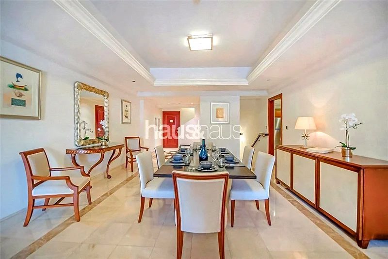 Vacant | Courtyard | Pool | Beach Access64007911477633112