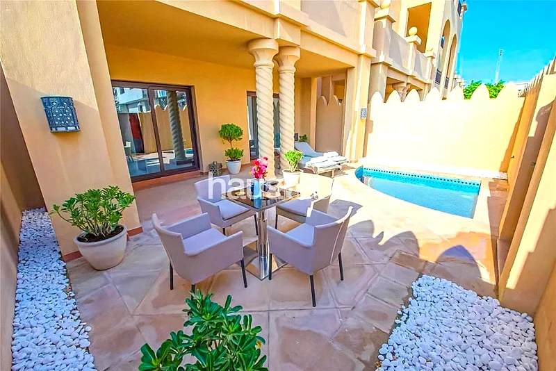 Vacant | Courtyard | Pool | Beach Access64007911477633110