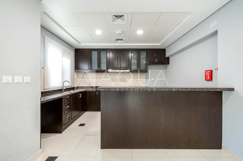 TYPE B | End Unit l Well Maintained l Vacant63915483487106113