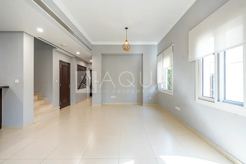 TYPE B | End Unit l Well Maintained l Vacant63915483487106112