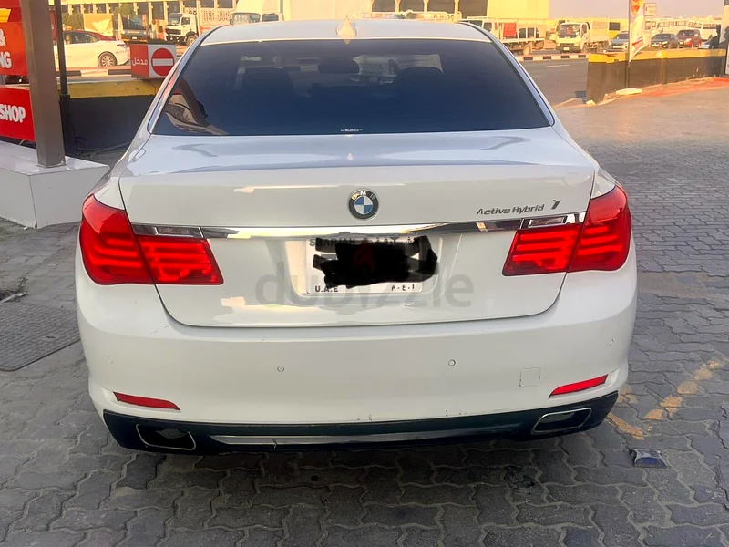 بي إم دبليو سلسلة 7، طراز 750i هجين نشط، موديل 201163410294607747113