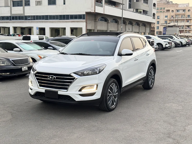 TUCSON FULL OPTION GCC SPEC , 1 YEAR WARRANTY ,100% BANK LOAN WITH 0% DOWN PAYMENT, SINGLE OWNER63407354172675111