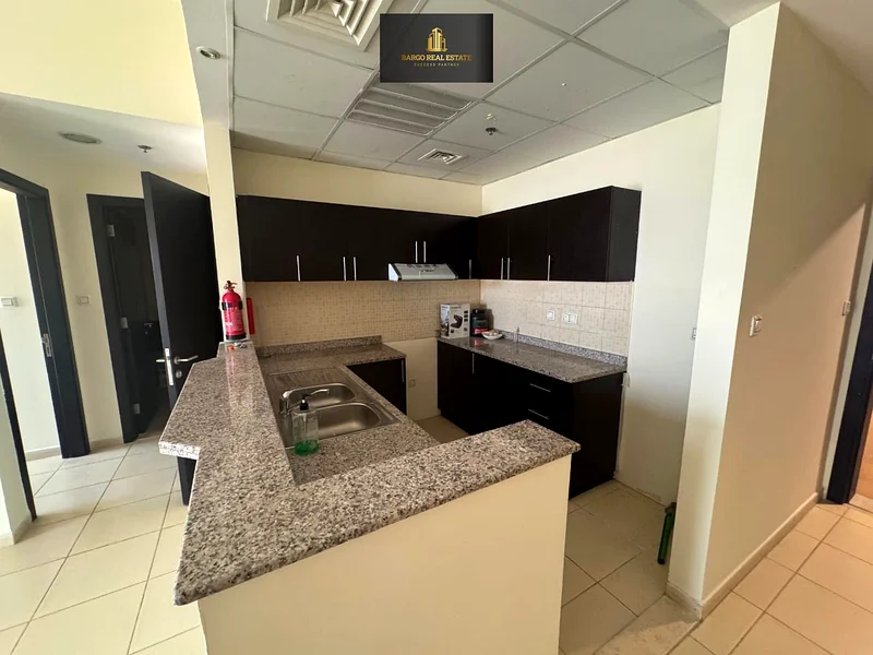 Big size | Prime location | Bright unit63933680309506113