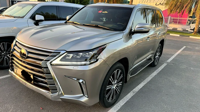 لكزس LX 570 بلاتينيوم بأقل عدد كيلومترات، مواصفات خليجية، تم قيادتها لمسافات قصيرة63398638392193112
