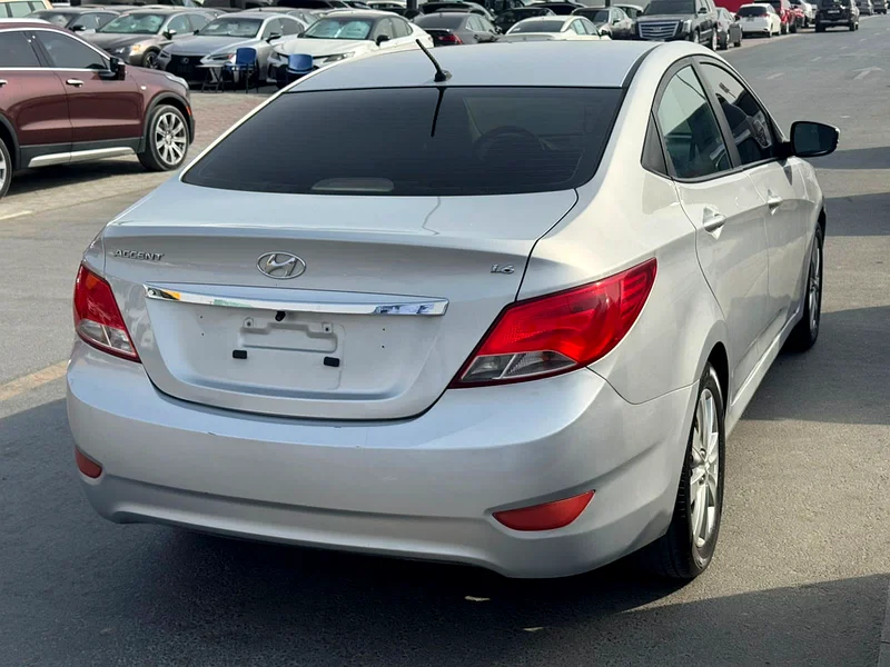 Hyundai Accent 2018 silver color GacC calen car63406902535682113