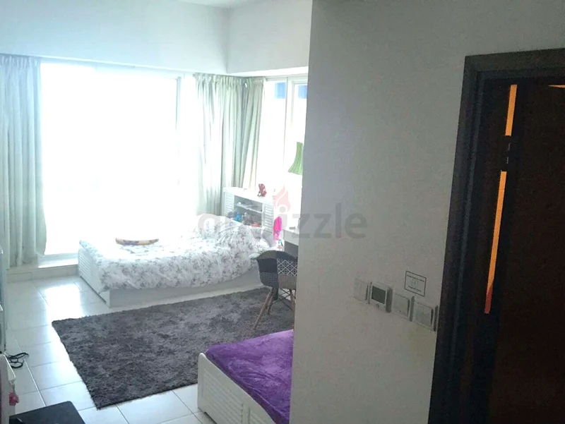 Ladies only Bedspace in difc latifa tower63401958426754112