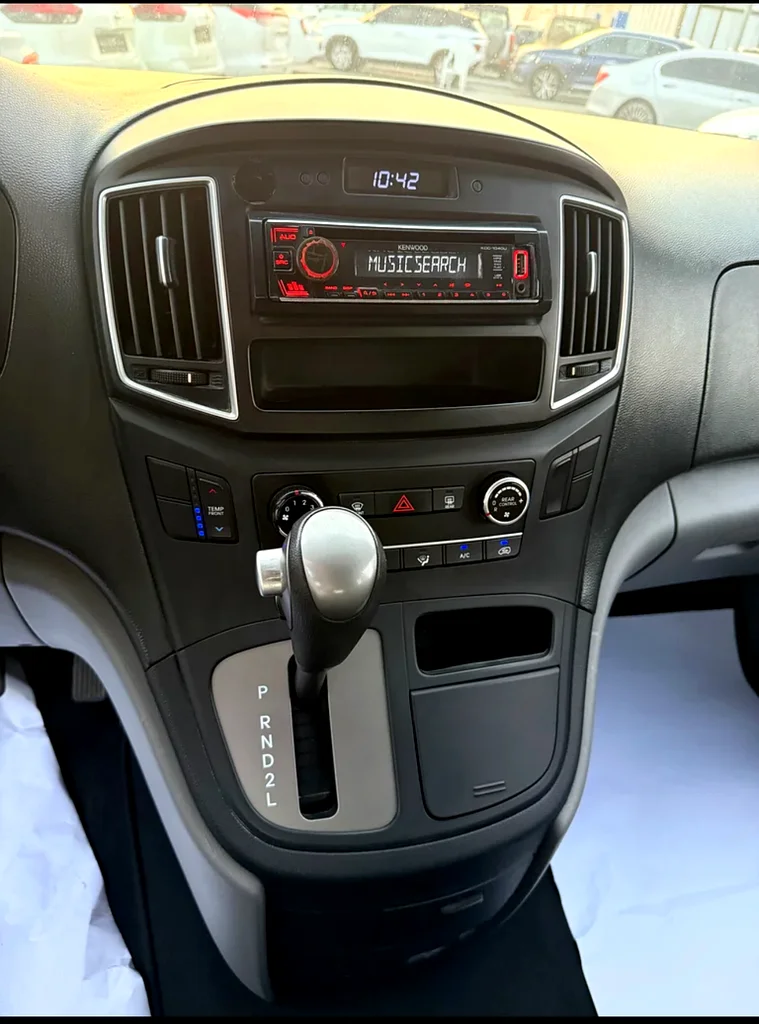 Hyundai H1 Gulf model in excellent condition63406900153346112