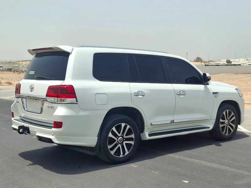 Toyota Land Cruiser VXR 5.763399948600833114