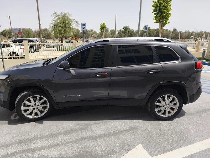 Jeep Cherokee limited 3.2l V6 GCC Specs63398595158019112