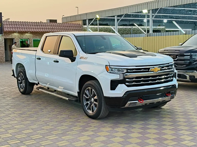 CHEVROLET SILVERADO 2021 V8 4D63398563067393111