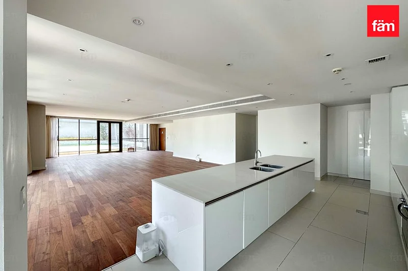 EXCLUSIVE  | VACANT | SPACIOUS | HIGH FLOOR63948250511747111