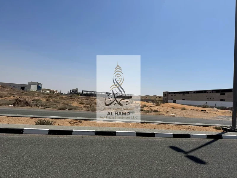 للبيع مباشرة من المالك في المجمع الصناعي قيد الإنشاء على طريق أم الثوب الجديد الصناعي 43594 قدم مربع63822615266434114