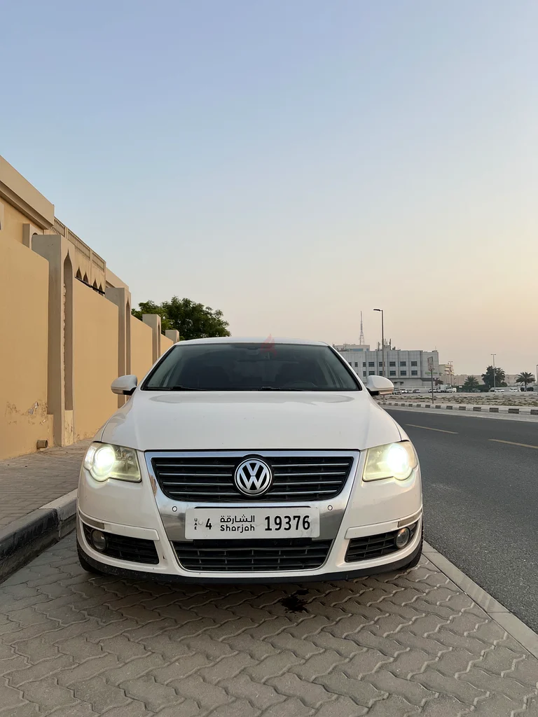 Volkswagen Passat 2009 in brand new condition - 165,000 km - original paint63398568061954112