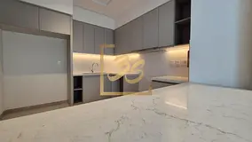 Modern I Vacant I Bright unit