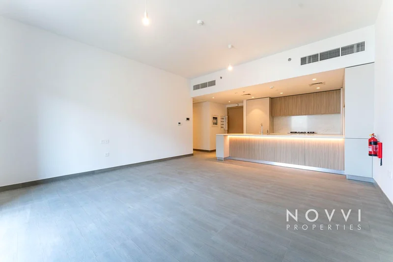 Corner Unit | Large Layout | Vacant Now64014294316033112
