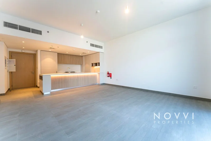 Corner Unit | Large Layout | Vacant Now64014294316033113