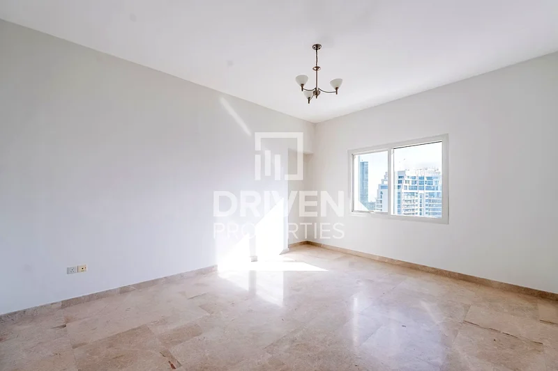 Unique Layout | Water View | Spacious Unit64036304951553114
