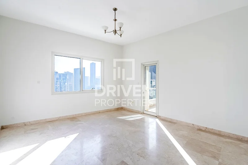Unique Layout | Water View | Spacious Unit64036304951553112