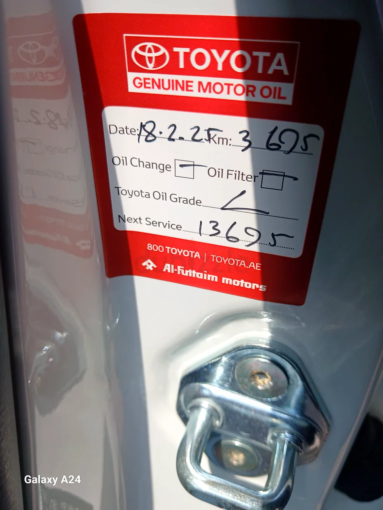 COROLLA CROSS HYBRID - UNDER WARANTY - low mileage63401322088963111