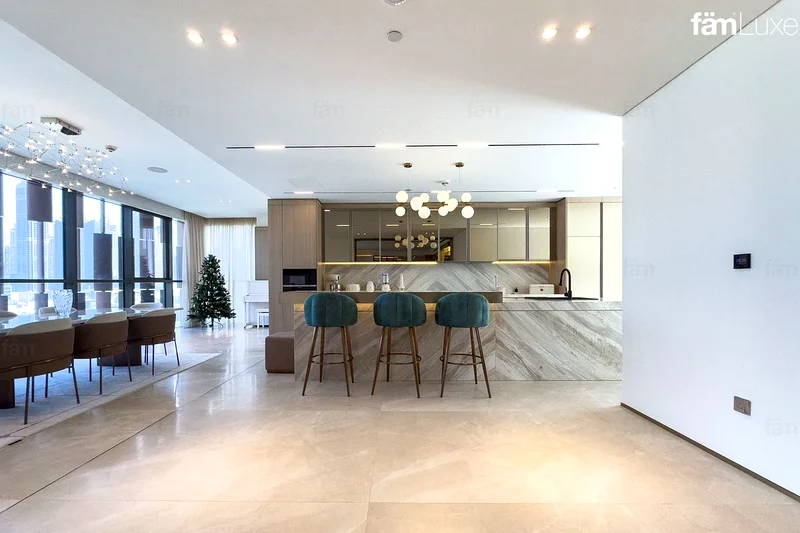 Iconic Views | Luxurious Penthouse | Building 1463947903516417112